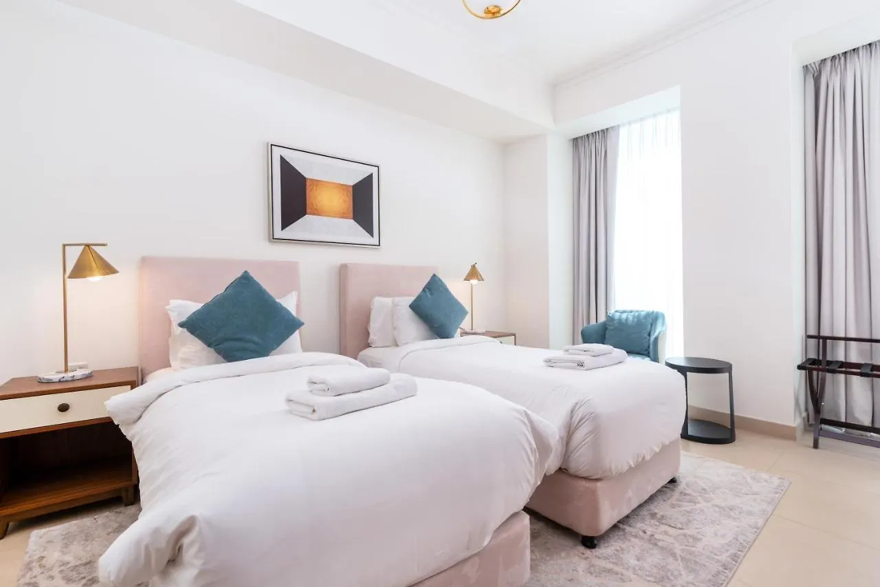 Vacay Lettings - Burj Vista High Floor Burj Khalifa & Fountain View Apartment Dubai